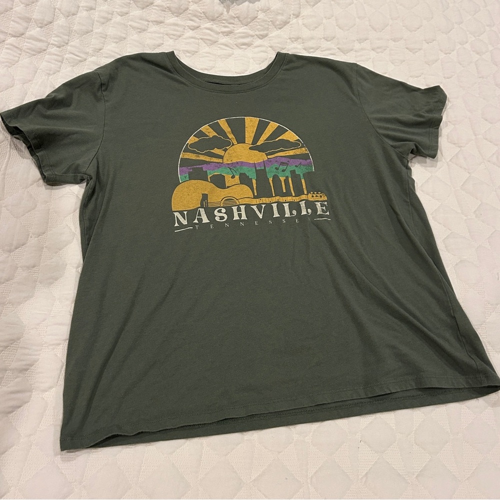 Time and Tru Dark Green Graphic T-Shirt